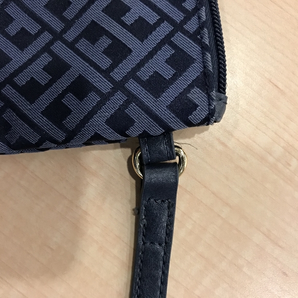 Tommy Hilfiger Bag - Picture 4 of 4